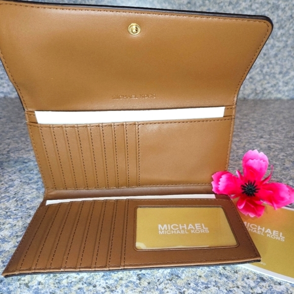 ๐$525 MICHAEL๐KORS Bundle JET SET Travel LG Messenger Crossbody BagWallet - Picture 6 of 16